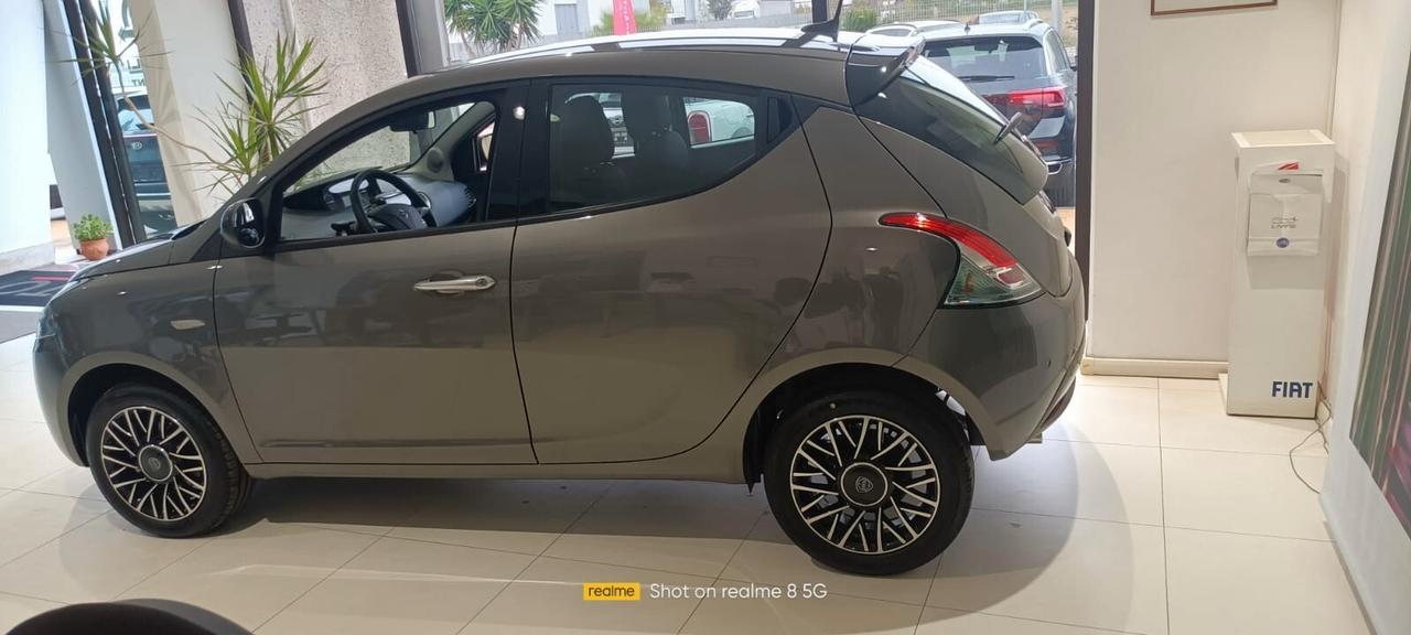 Lancia Ypsilon 1.0 FireFly 5 porte S&S Hybrid Platino