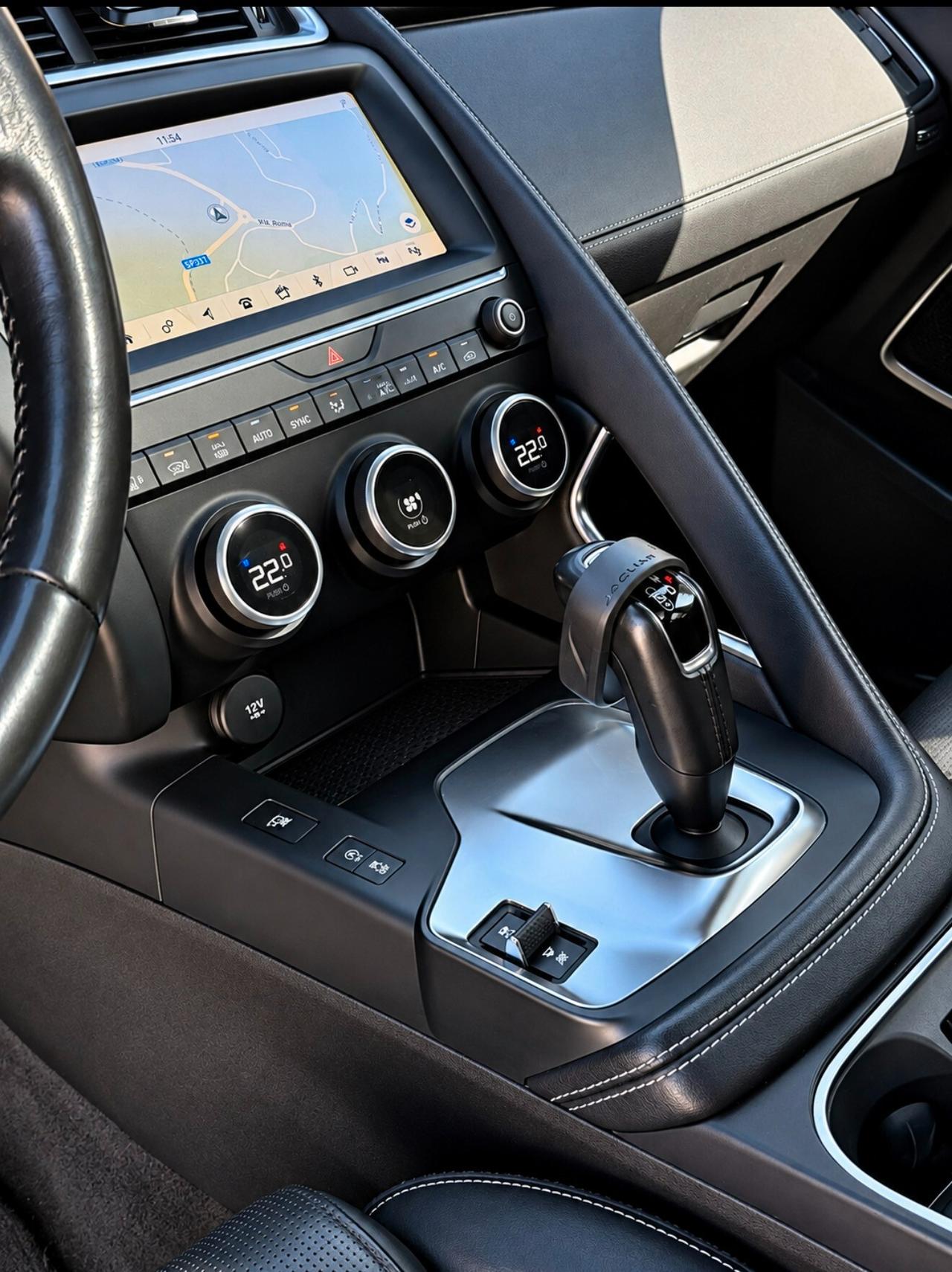 Jaguar E-Pace 2.0D 180 CV AWD aut. R-Dynamic HSE