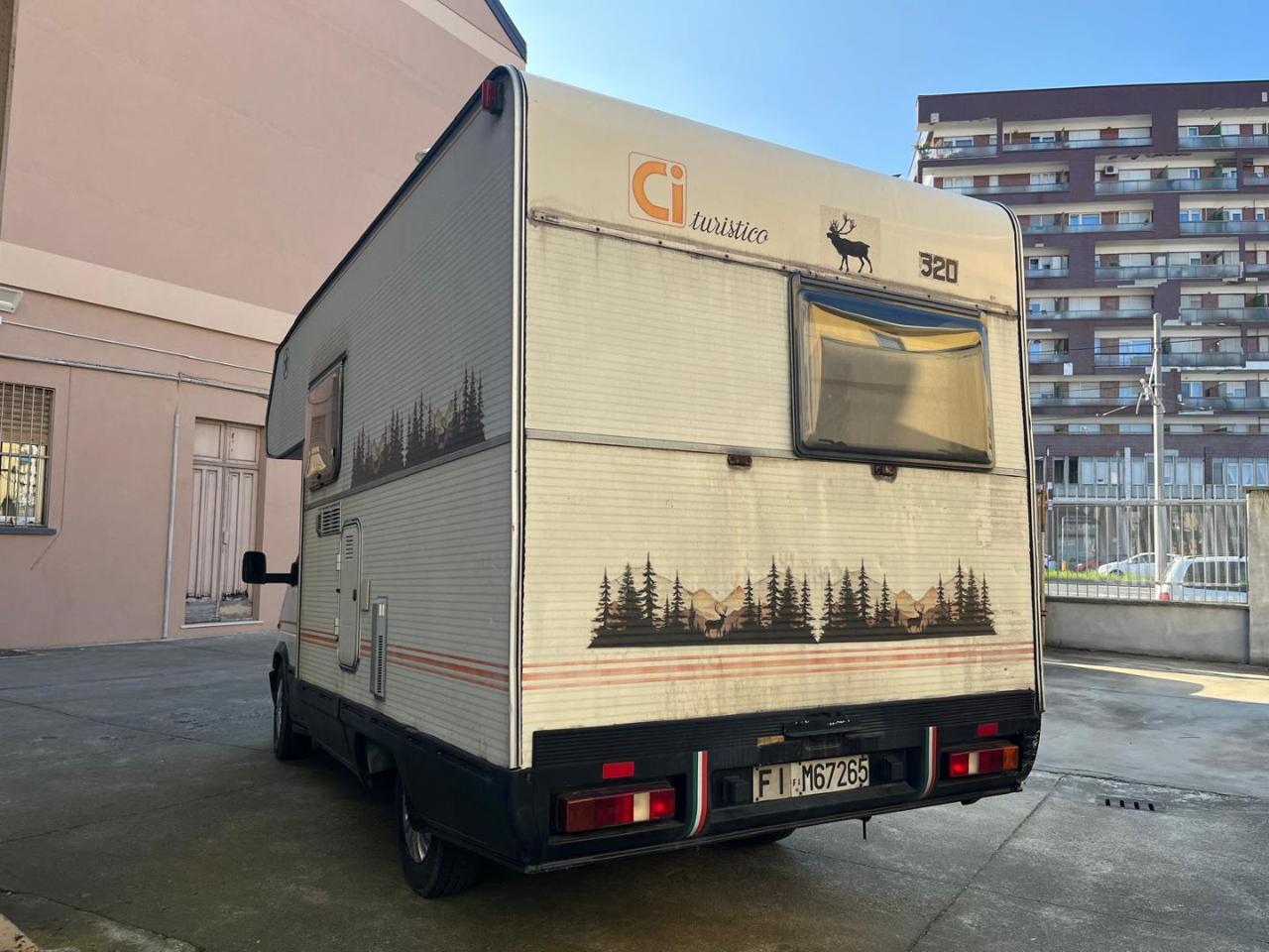 FORD TRASIT CARAVANS 520F