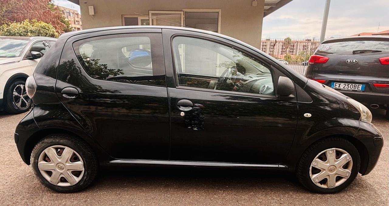 Toyota Aygo 1.0 12V VVT-i 5 porte