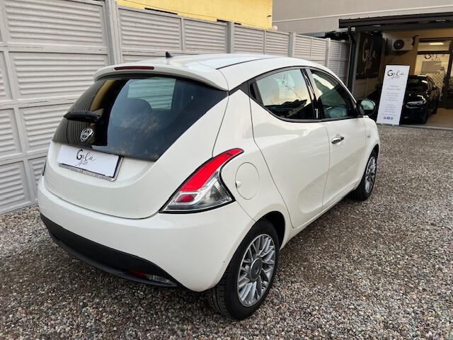 Lancia Ypsilon 1.2 69 CV 5 porte S&S Platinum