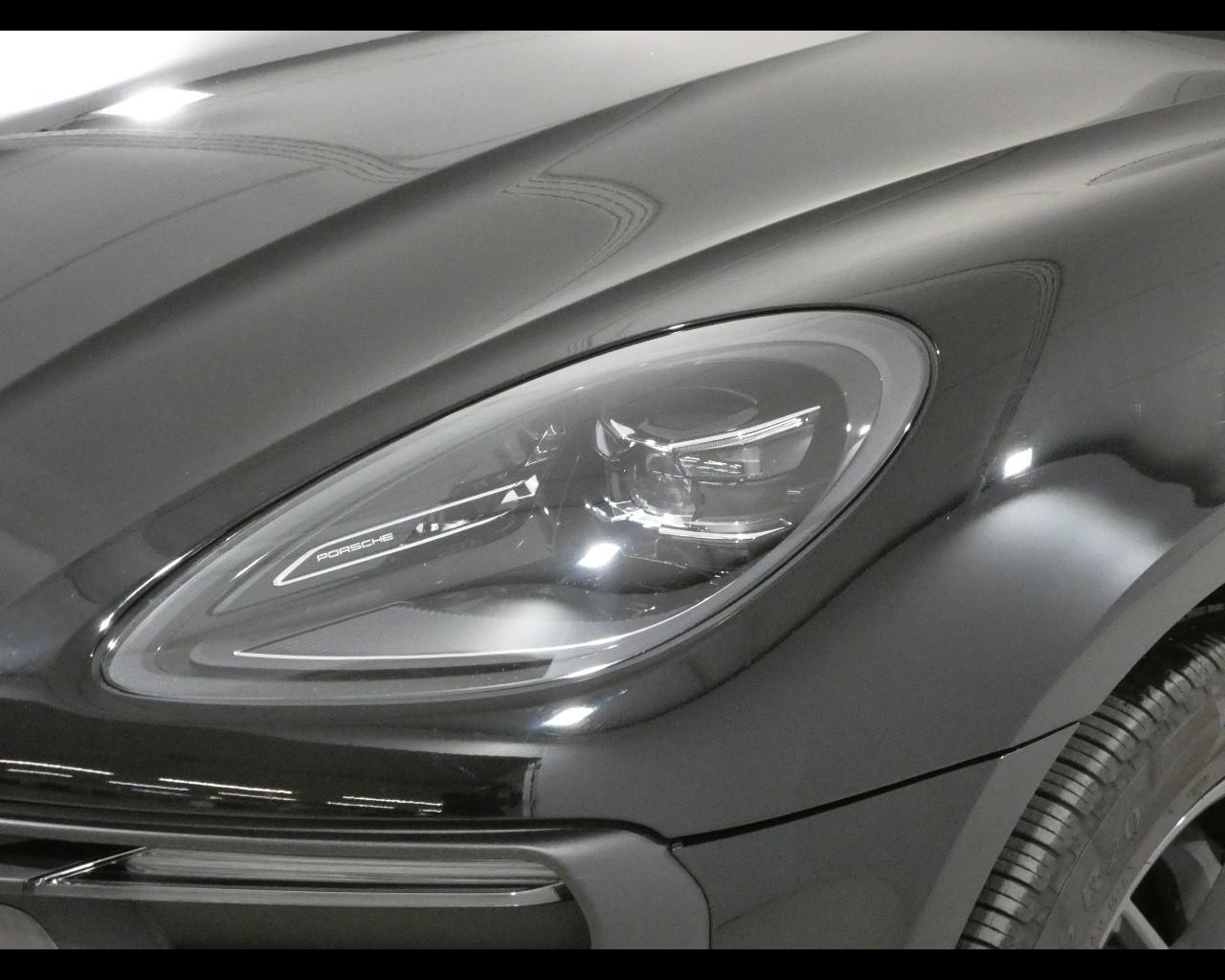 PORSCHE Macan - 2.0 T