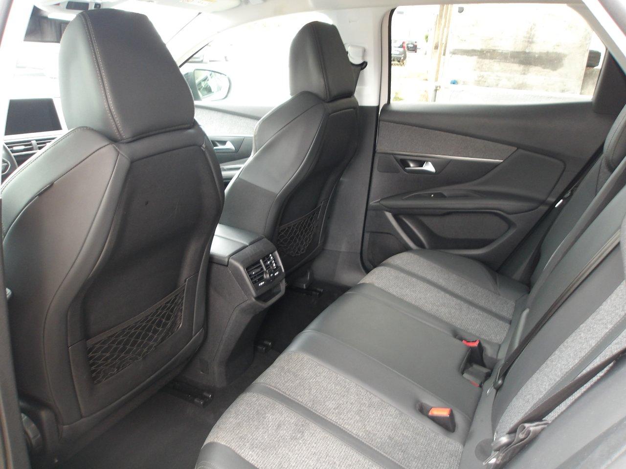 Peugeot 3008 1.2 Puretech t Allure 130cv eat8 AUTOMATICA