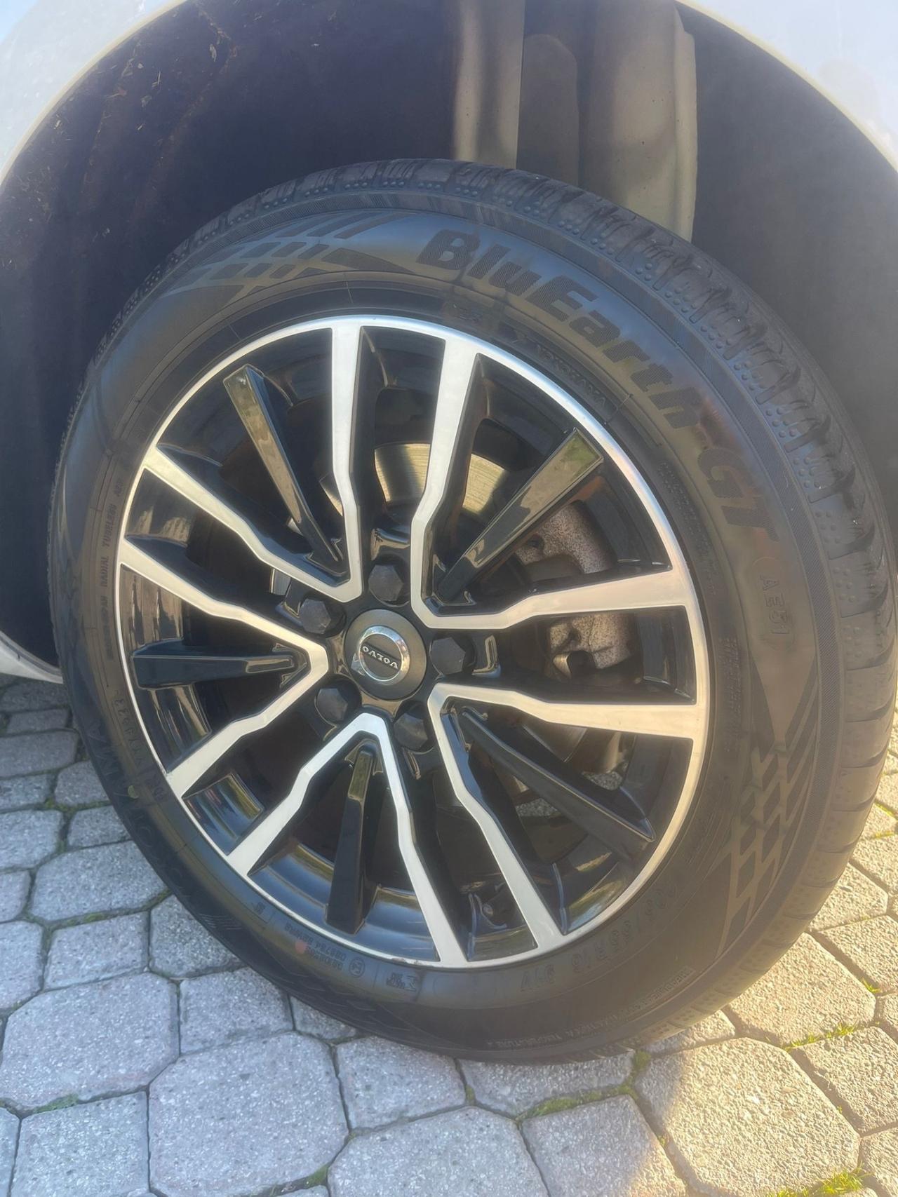 Volvo V40 D2 R-design