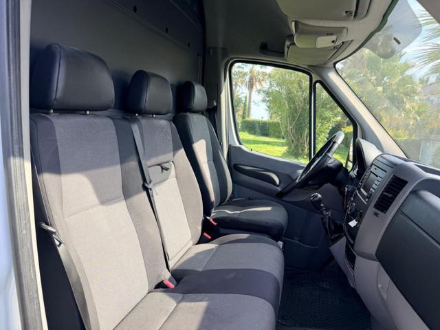VOLKSWAGEN Crafter 35 2.0 TDI 136CV PL-TM Furgone