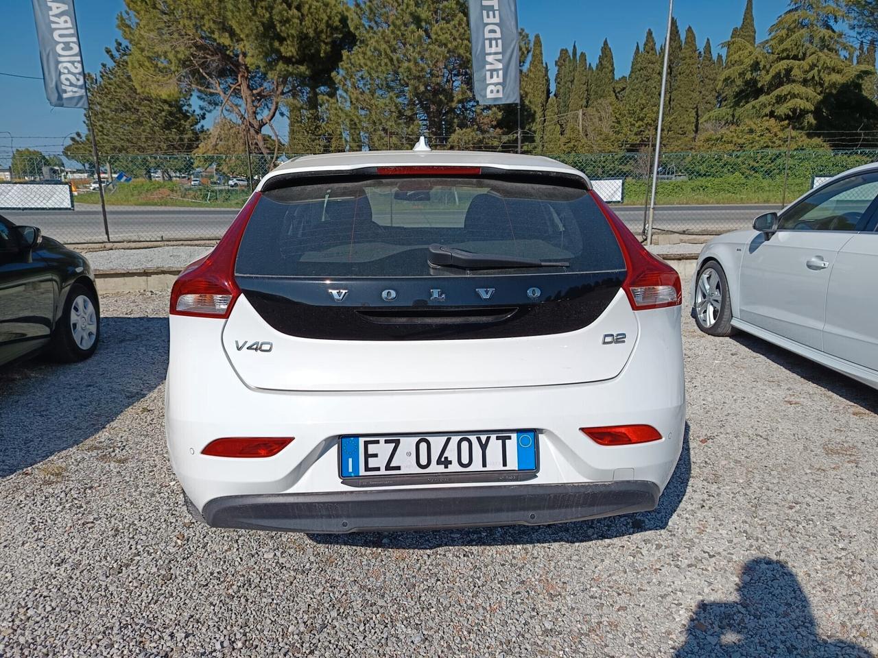 Volvo V40 D2 1.6 Momentum Tua a 139€/*mese