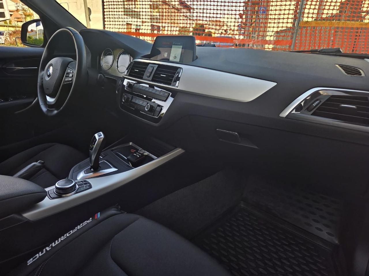 BMW Serie 1 5 Porte 118d Advantage 5p auto