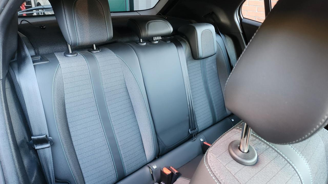 Peugeot 2008 PureTech 100 S&S Allure Pack