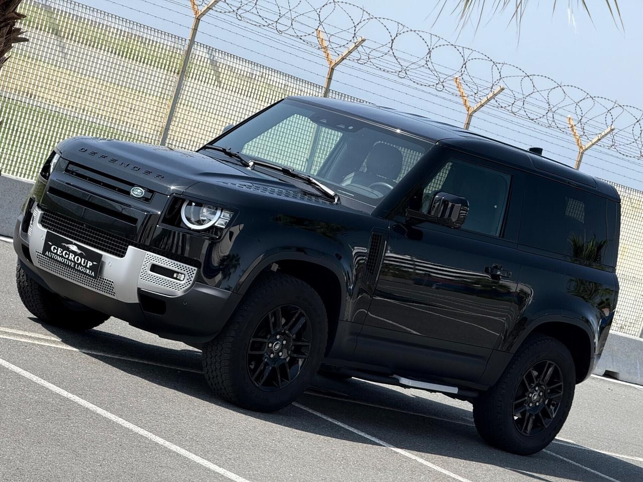 Land Rover Defender 90 3.0D I6 200 CV-BLACK EDITION -PERMUTABILE