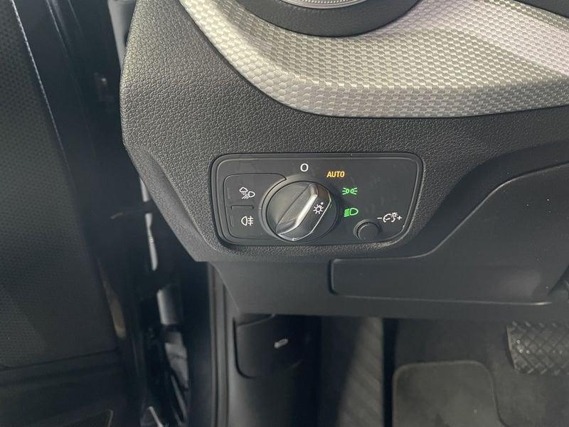 Audi Q2 Q2 35 TFSI S tronic Identity Black