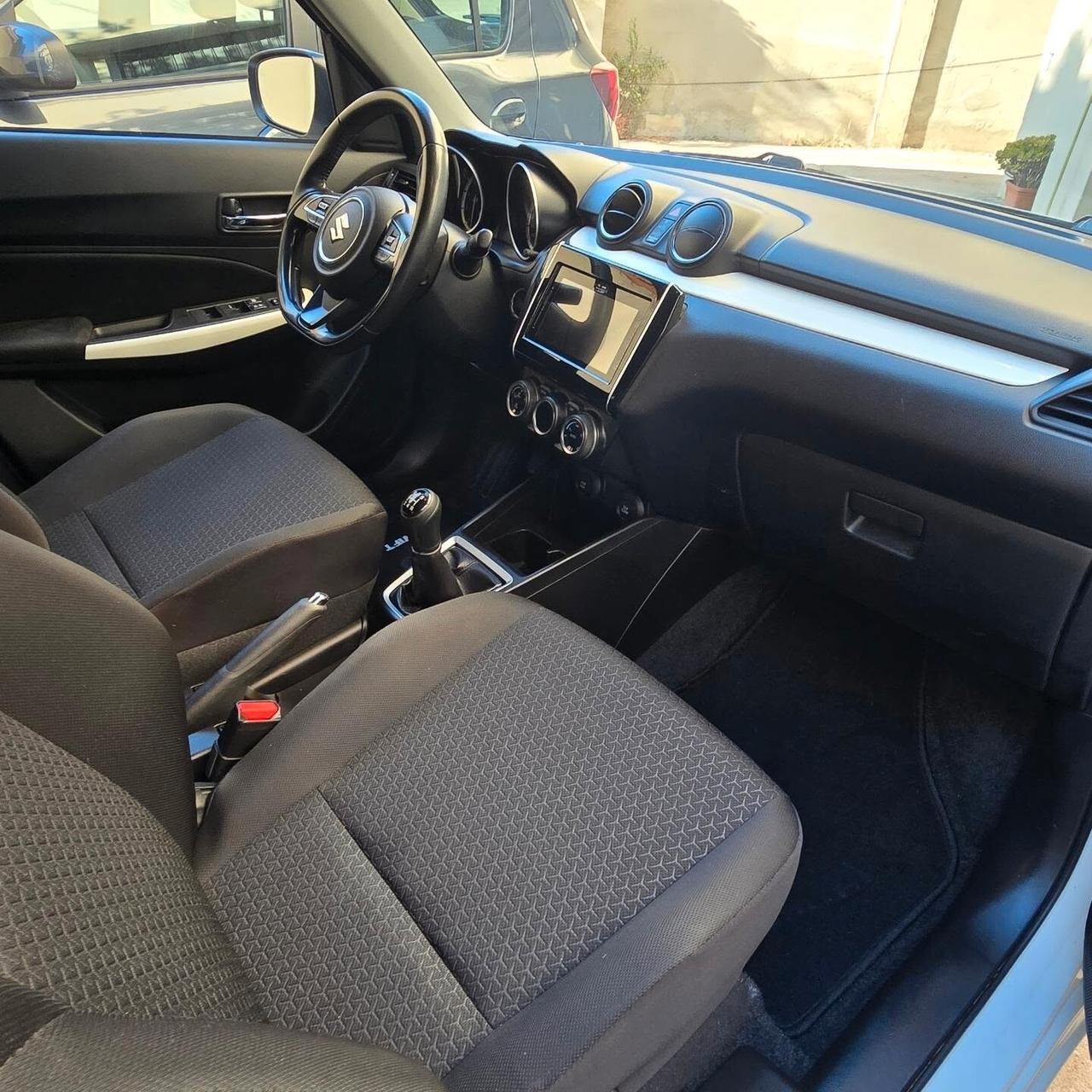 Suzuki Swift 1.2 Hybrid Top