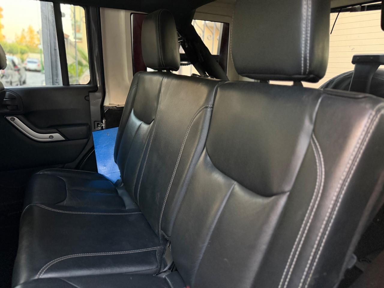 Jeep Wrangler Unlimited 2.8 CRD DPF Rubicon Auto AUTOCARRO N1