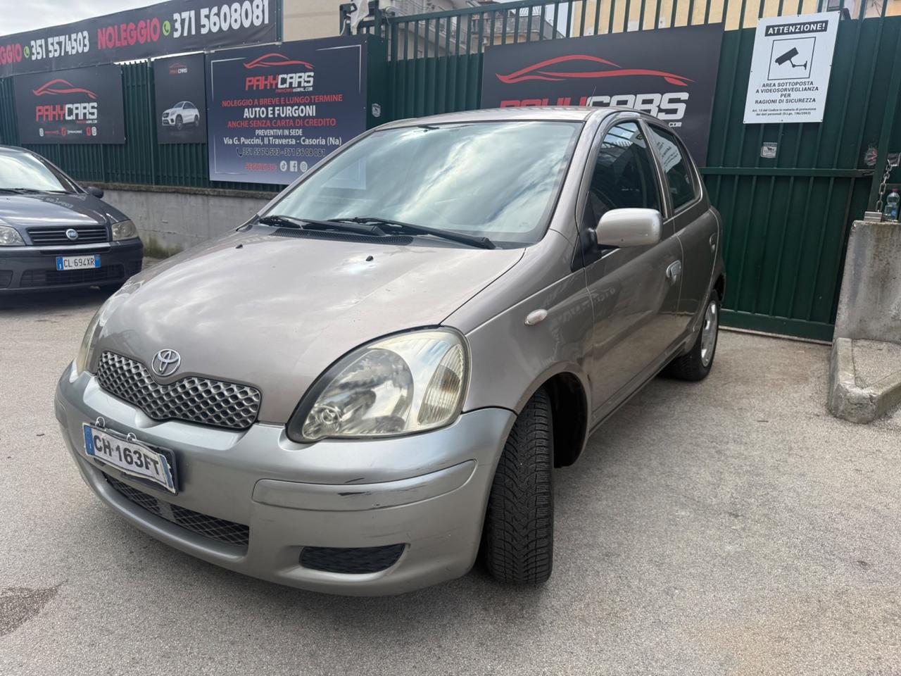 Toyota Yaris 1.0i 16V cat 5 porte Sol