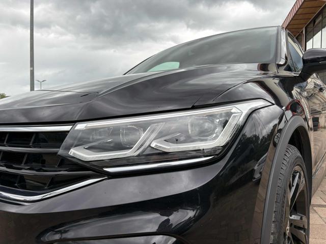 VOLKSWAGEN Tiguan 2.0 TDI 150 CV DSG R-Line TOTAL BLACK