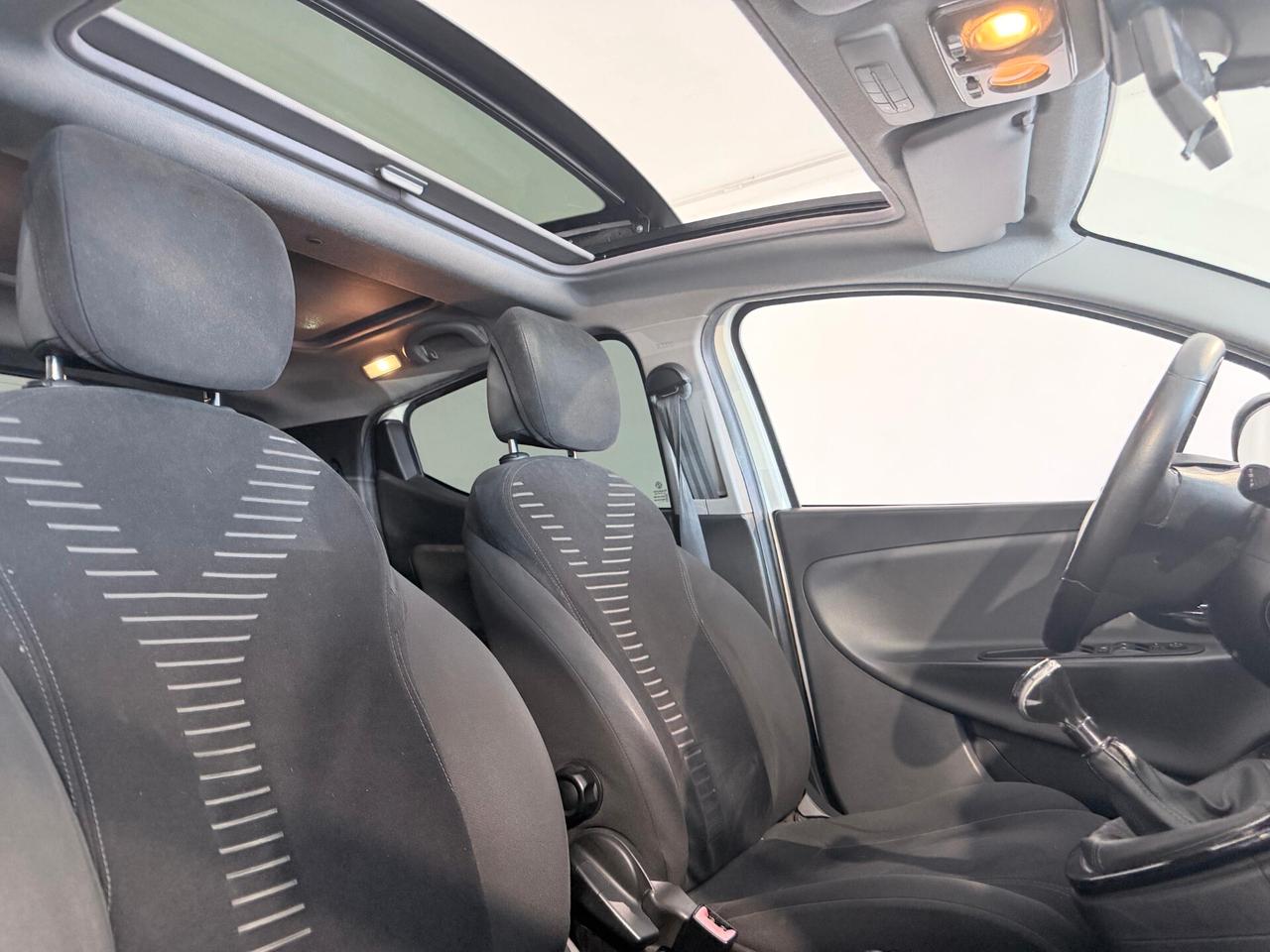 Lancia Ypsilon ACCONTO 0€ RATE DA 150€ AL MESE