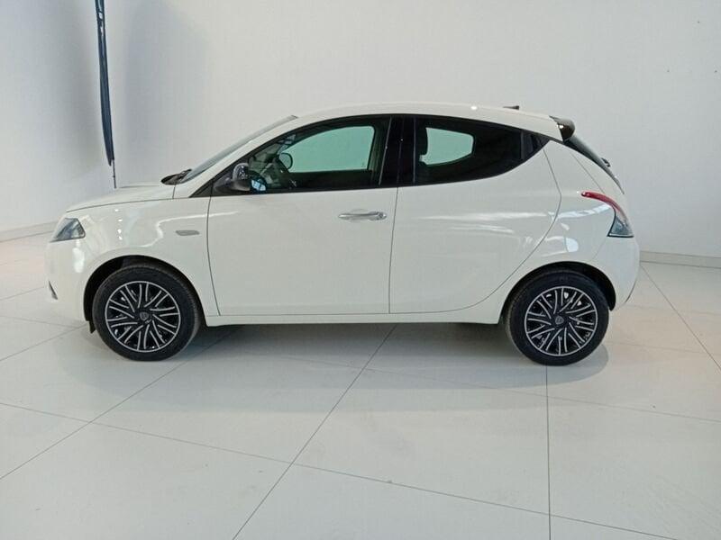 Lancia Ypsilon 1.0 FireFly 5 porte S&S Hybryd Gold