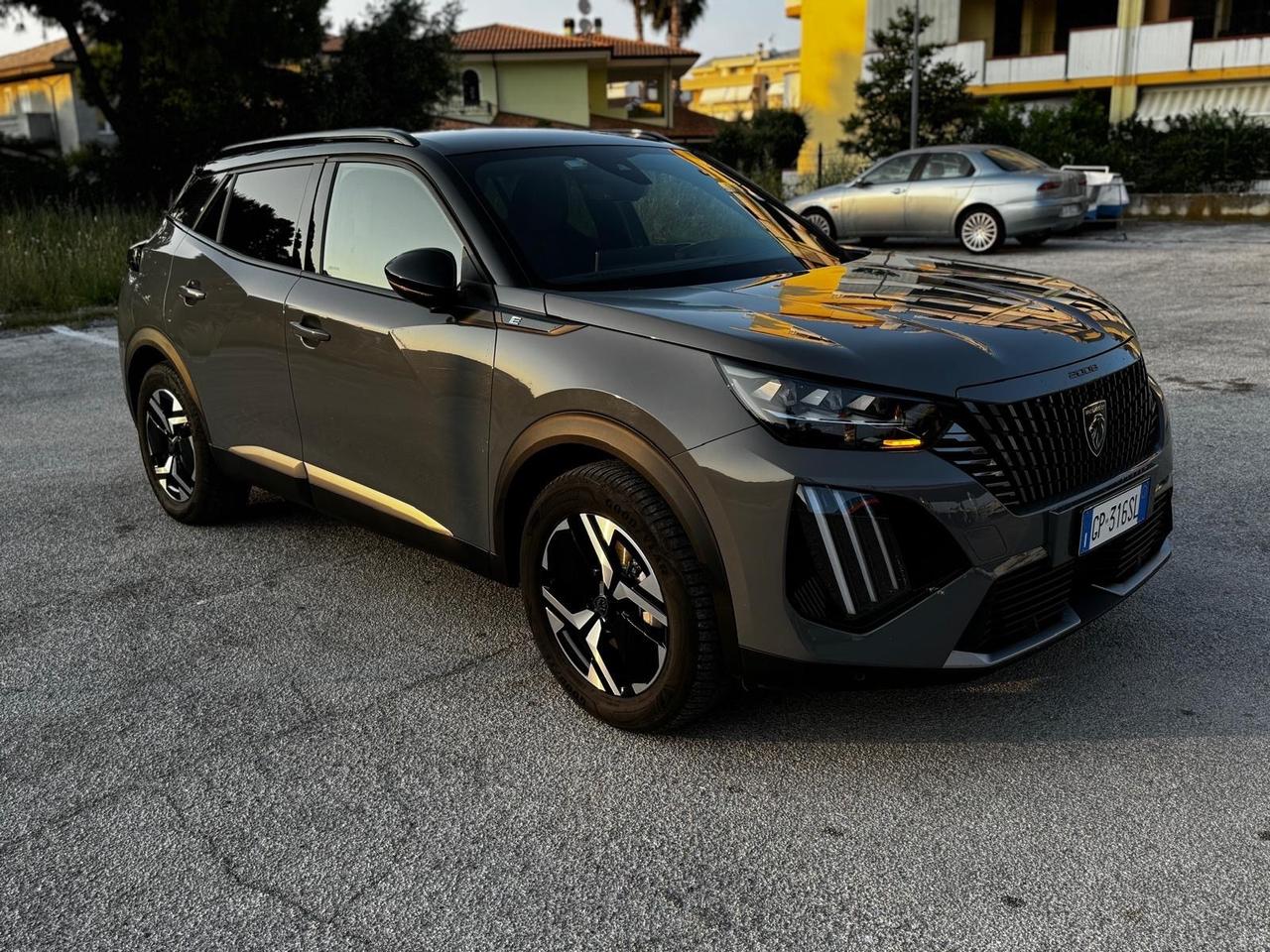 Peugeot 2008 motore elettrico 136 CV GT