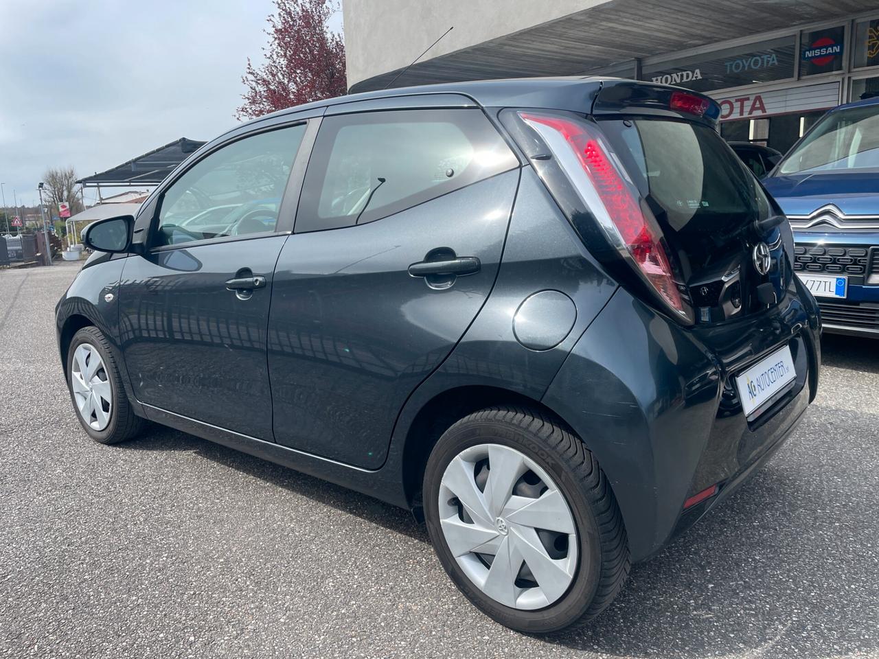Toyota Aygo 1.0 VVT-i 69 CV 5 porte x-play