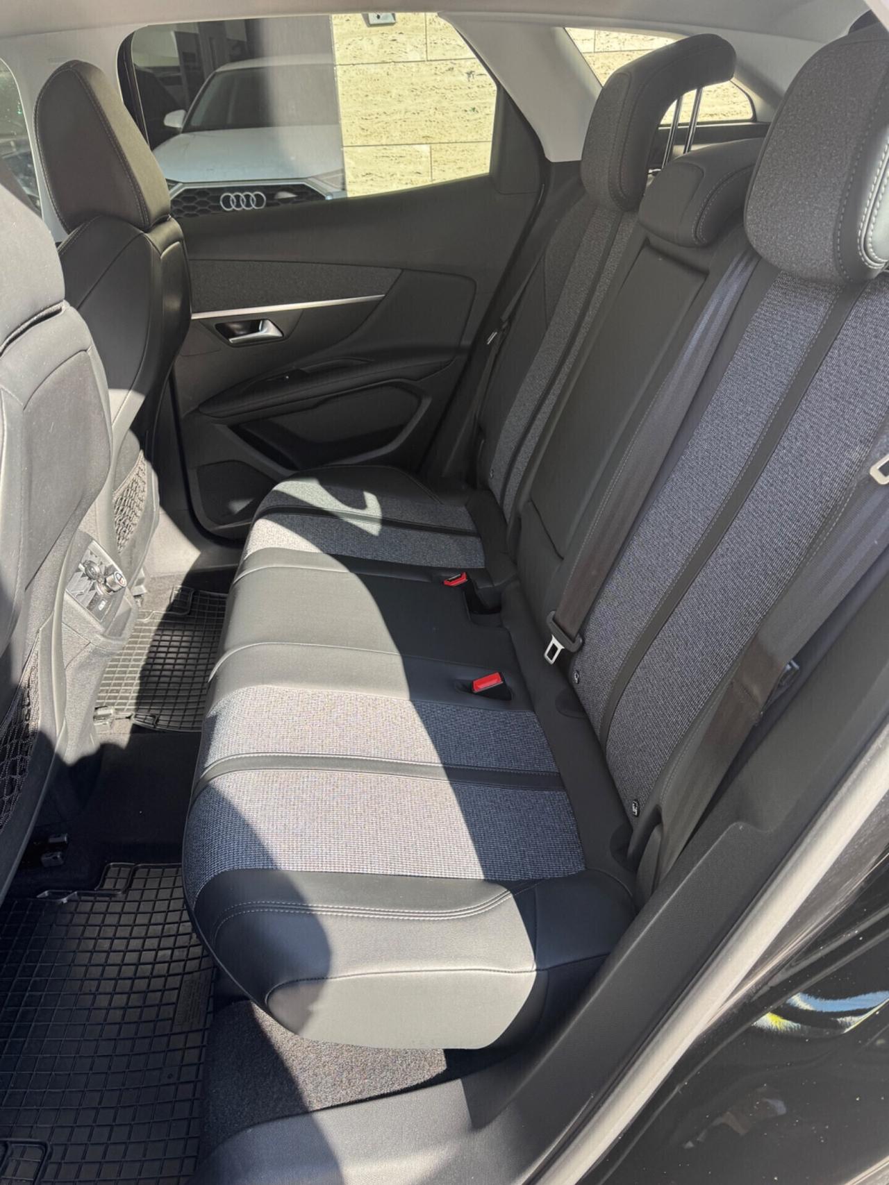 Peugeot 3008 BlueHDi 130 S&S EAT8 Allure