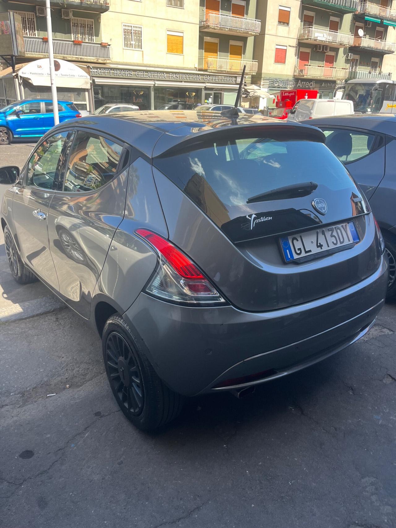 Lancia Ypsilon 1.0 FireFly 5 porte S&S Hybrid Silver Plus