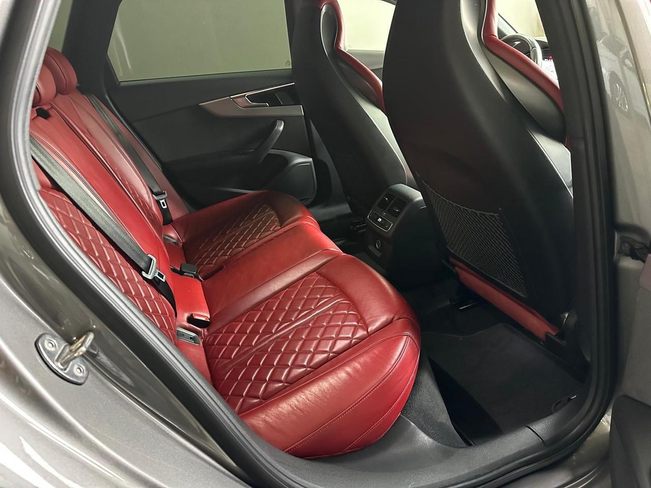 Audi A4 Avant 45 TDI quattro tiptronic S line edition