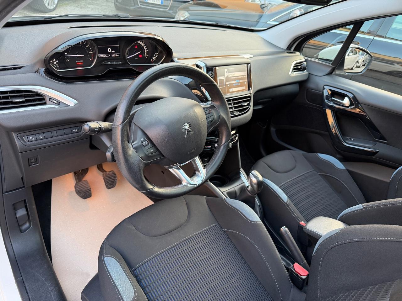 Peugeot 208 PureTech 82 5 porte Allure