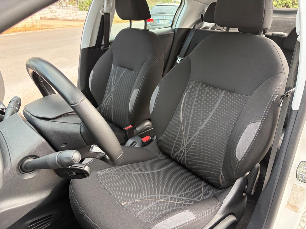 Peugeot 208 1.2 benzina 2014