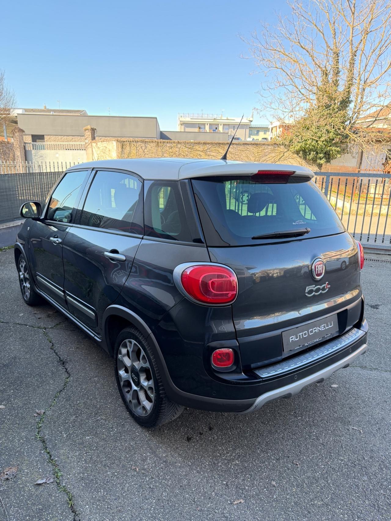 Fiat 500L Living 1.6D 105 CV BICOLOR TREKKING
