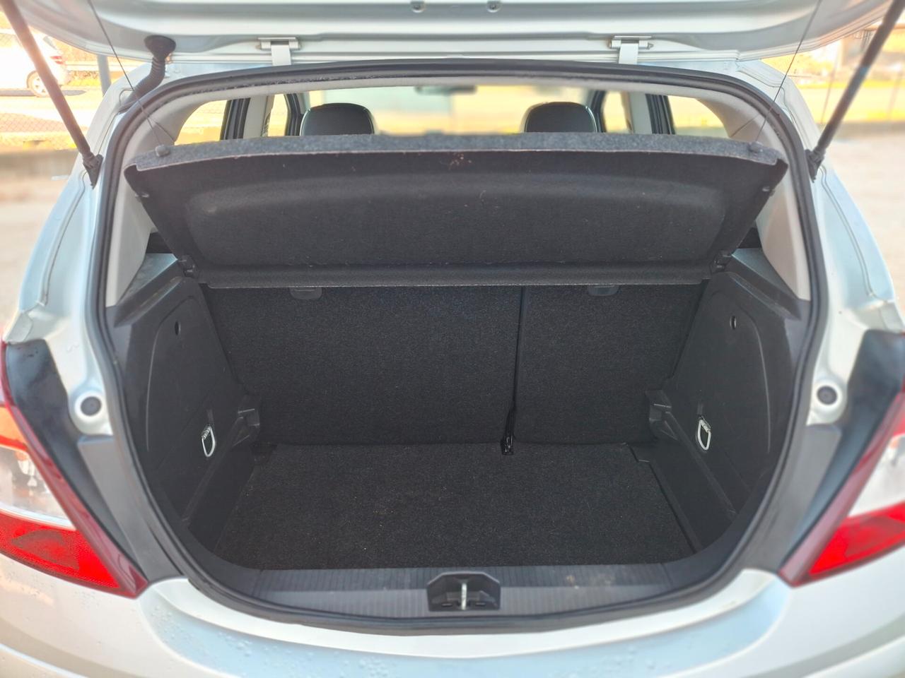 Opel Corsa 1.2 GPL, 5 porte