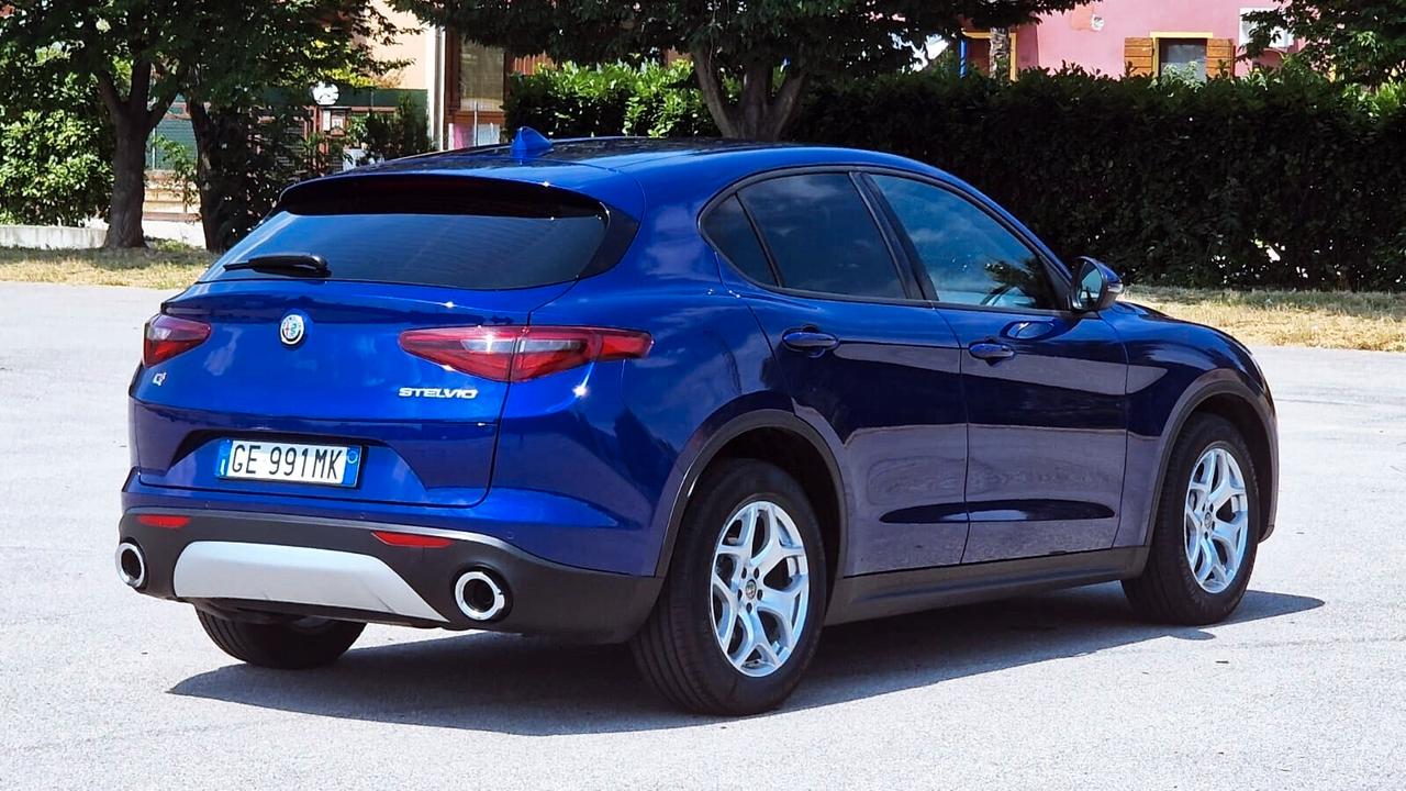 Alfa Romeo Stelvio 2.2 Turbodiesel 190 CV AT8 Q4