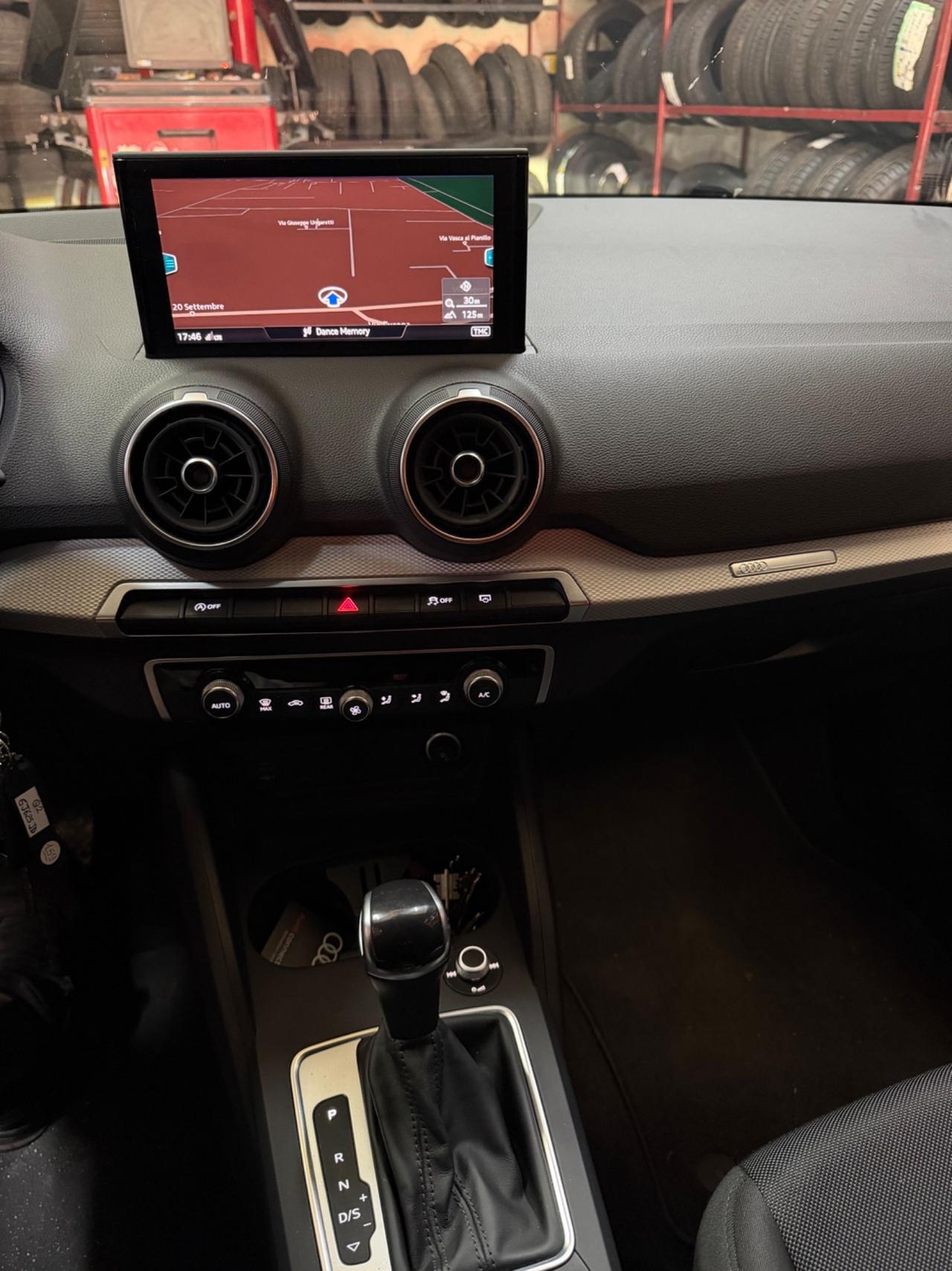 Audi Q2 30 TDI S tronic Identity Black