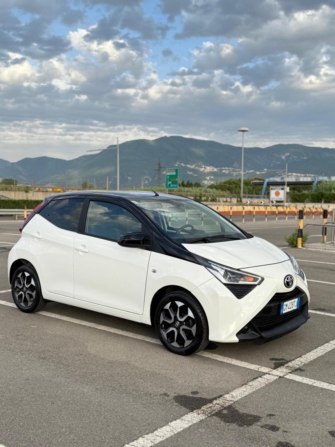 Toyota Aygo 1.0 VVT-i 69 CV 5 porte x-business