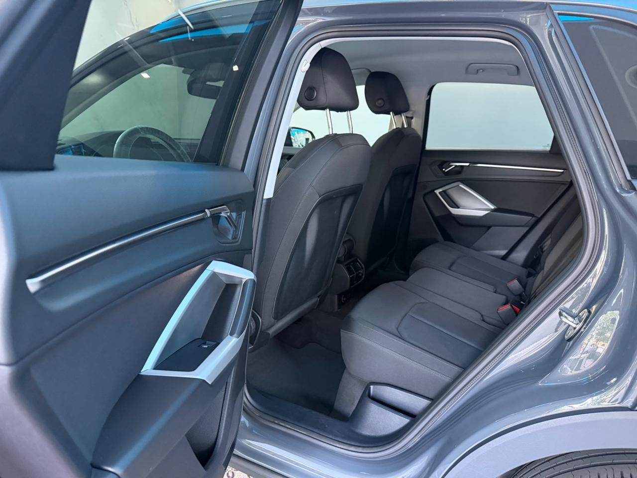 Audi Q3 35 TDI quattro S tronic Business