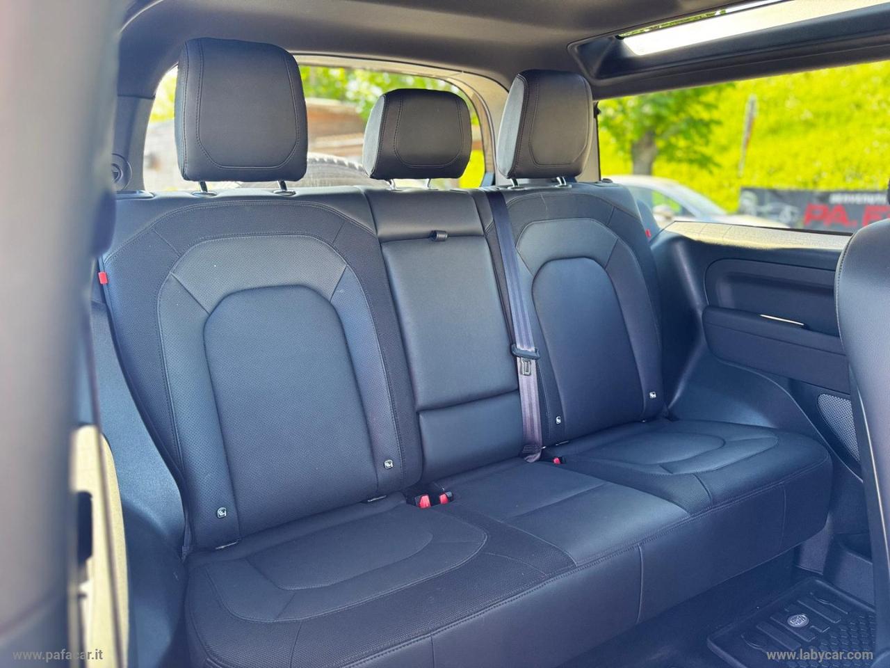 LAND ROVER Defender 90 3.0D I6 200 CV X-Dynamic S