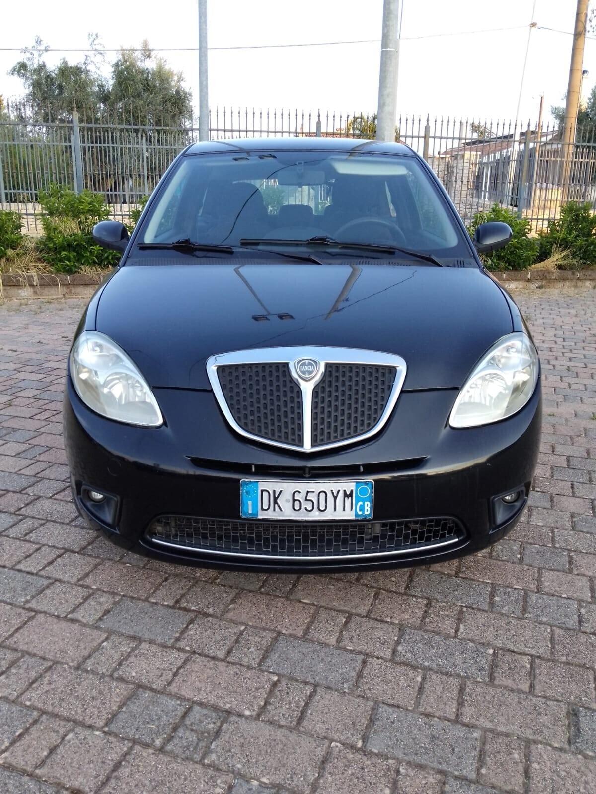Lancia Ypsilon 1.3 MJT 75 CV Oro
