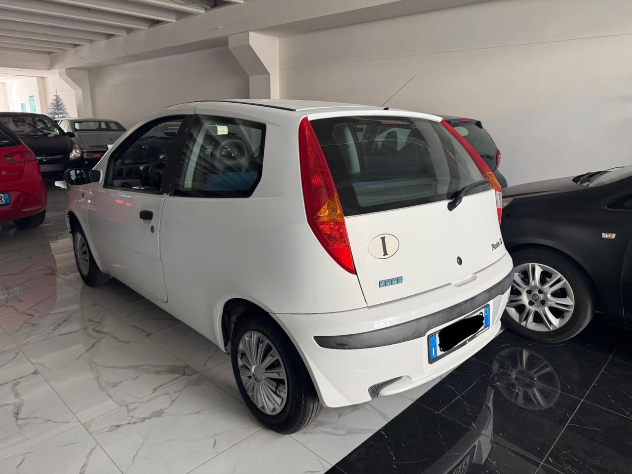 Fiat Punto 1.2 Neopatentati regenered car