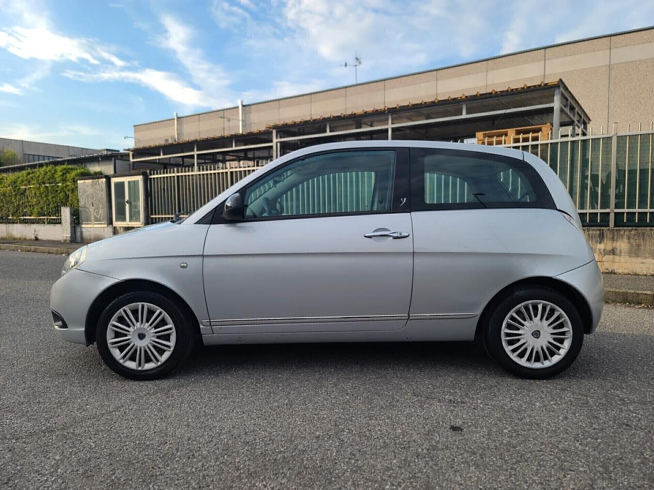 Lancia Ypsilon 1.2 69 CV Diva