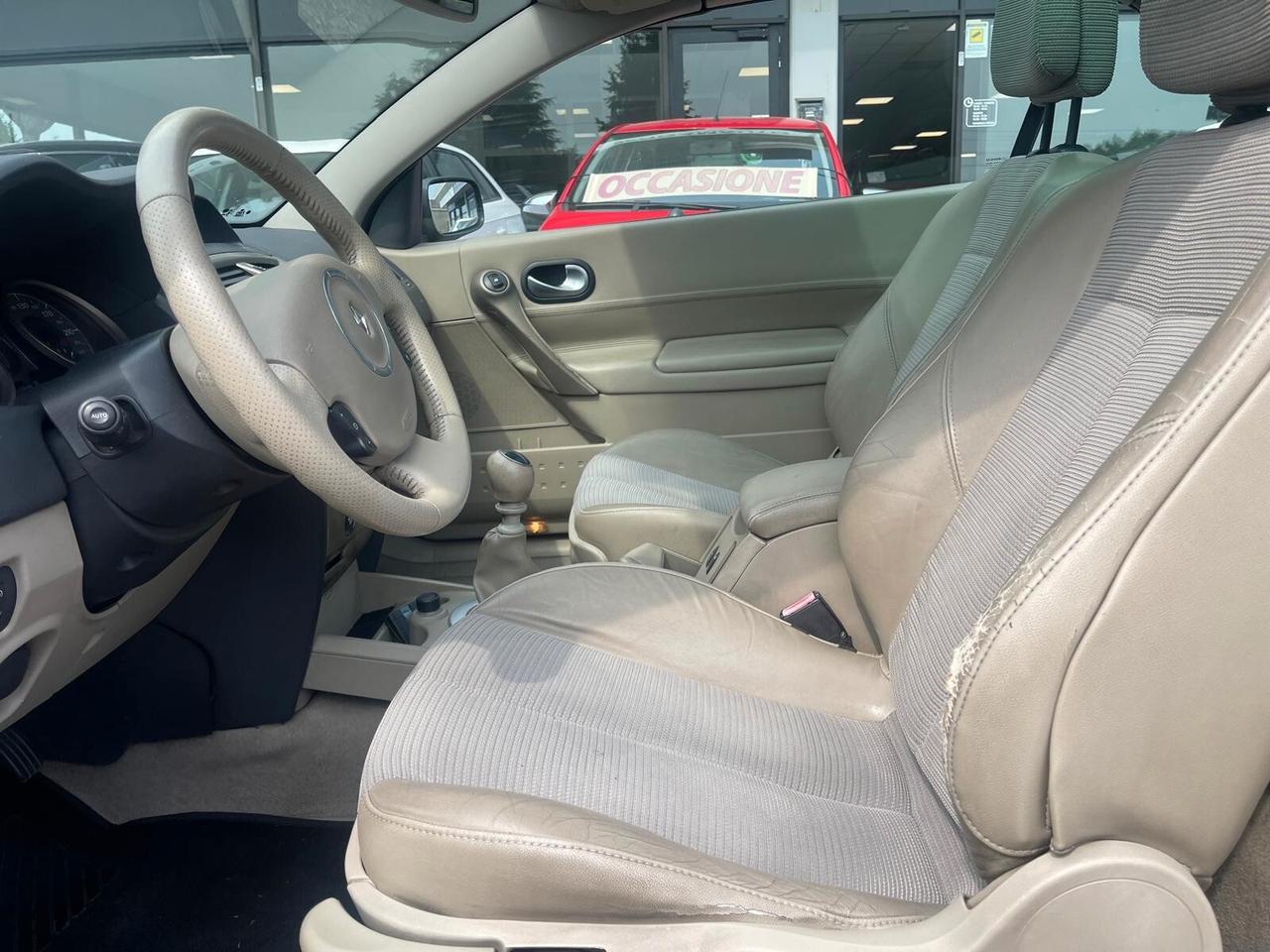 Renault Megane Mégane C-C 1.9 dCi/130CV Luxe