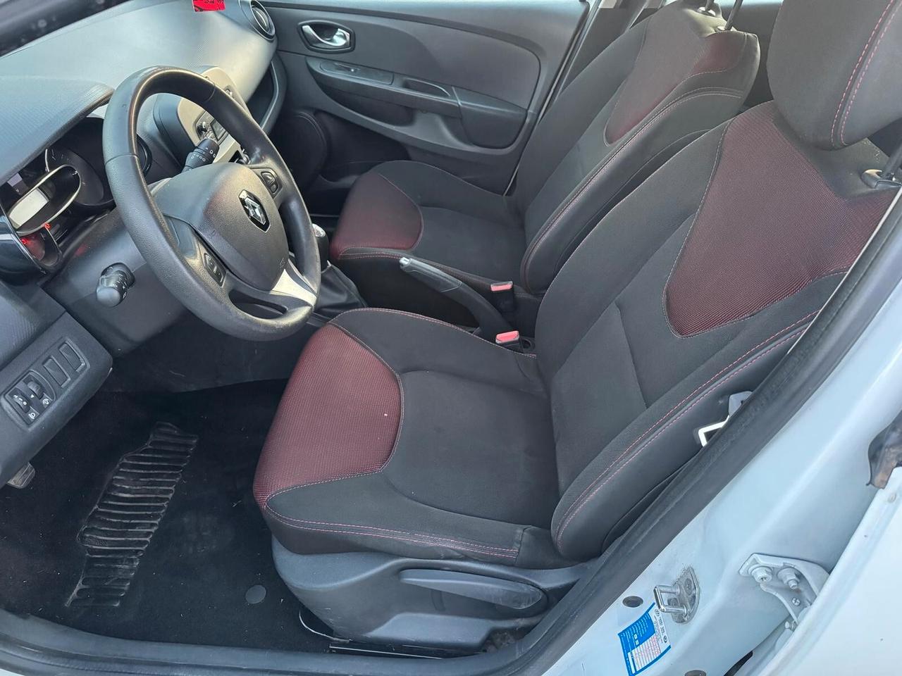 Renault Clio 1.2 75CV 5 p INTENS NEOPATEN GARANZIA 12 MESI