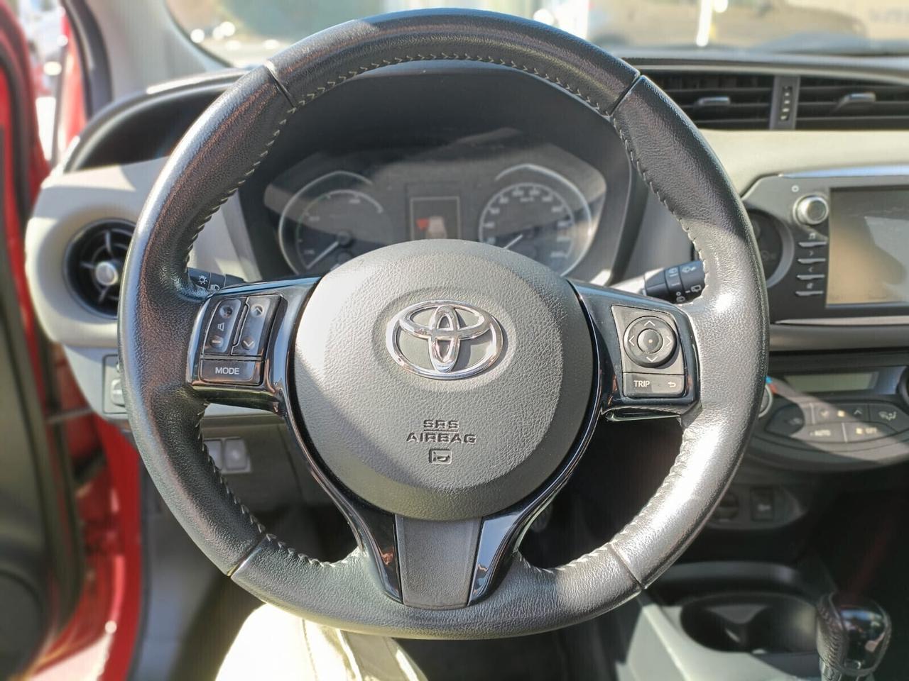 Toyota Yaris 1.5 Hybrid 5 porte Cool NEOPATENTATI