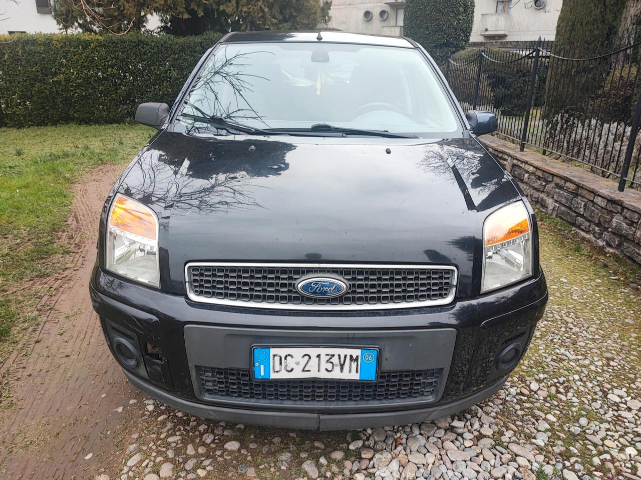 Ford Fusion 1.4 benzina 5 porte neopatentati