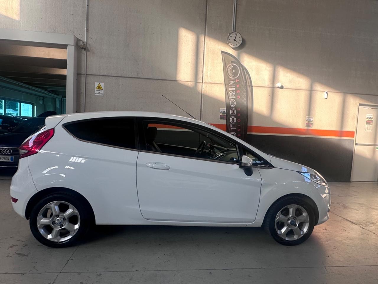 Ford Fiesta 1.4 TDCi 70CV 3 porte Titanium