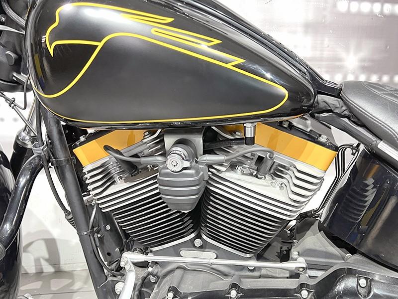 Harley Davidson Softail Blackline 1584