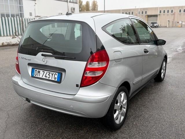 Mercedes-benz A 150 Coupé Elegance adatta a neopatentati
