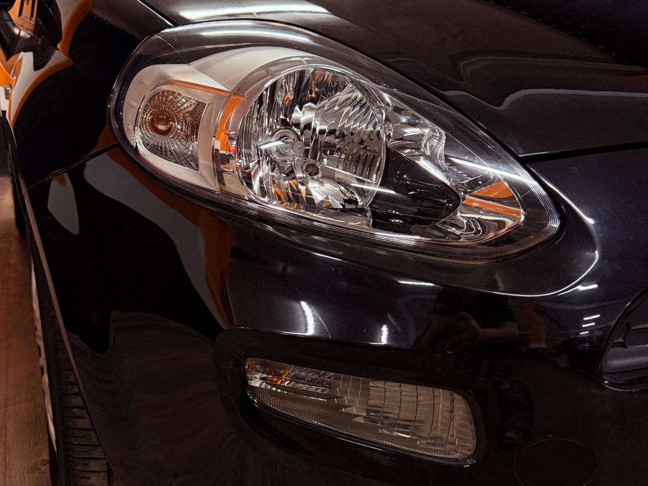 STUPENDA FIAT PUNTO CON SOLI 21.879 KM UNICO PROPRIETARIO