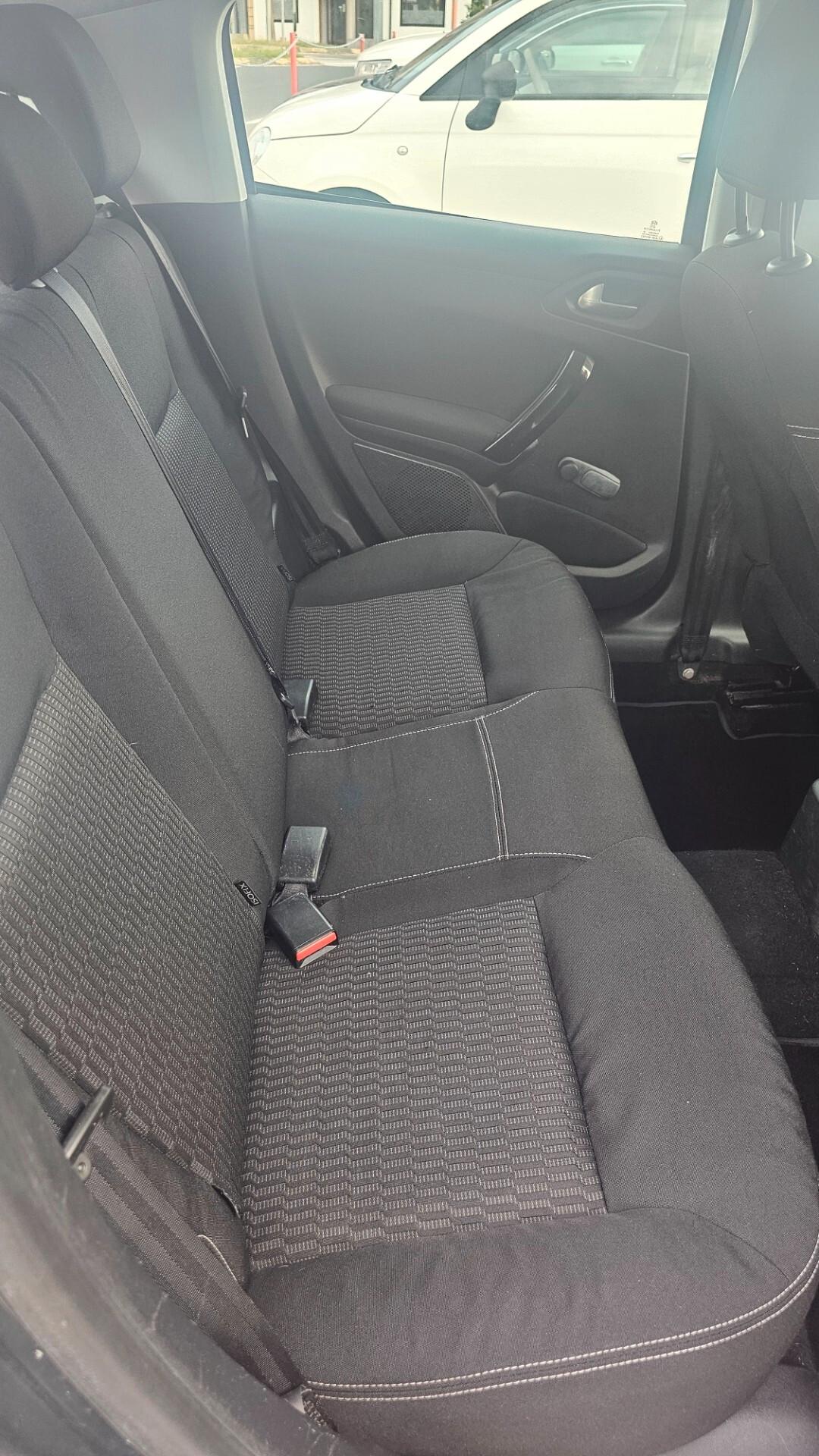 Peugeot 208 1.4 HDi 68 CV 5 porte Allure