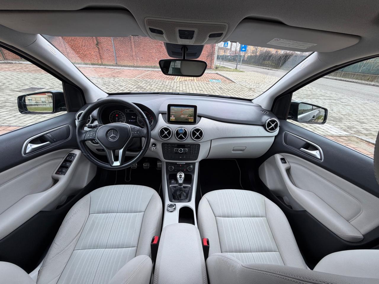 Mercedes-benz B 200 CDI BlueEFFICIENCY Executive