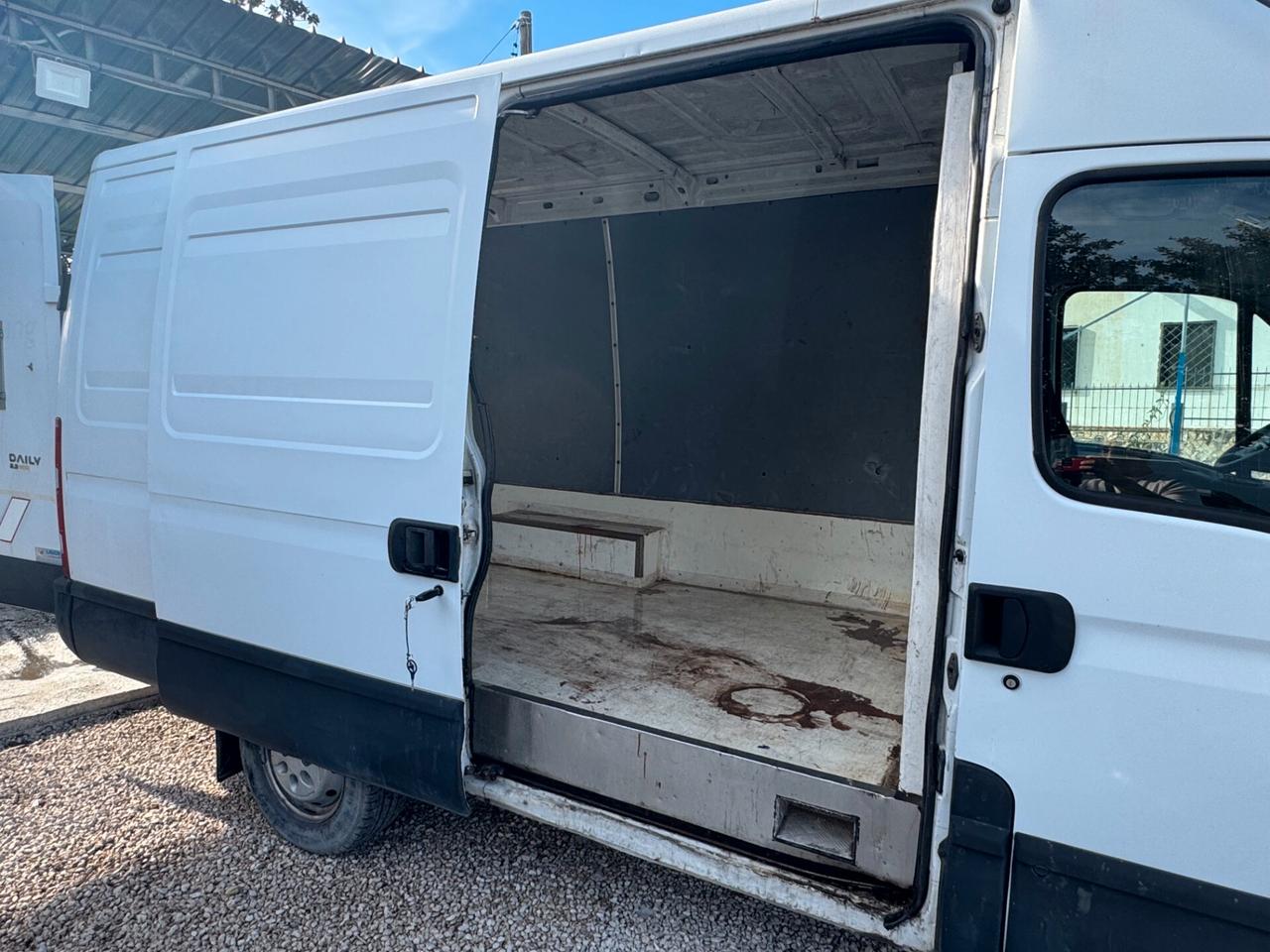 Iveco daily 35/S E4 passo medio tetto alto coibendazione ADR 2010