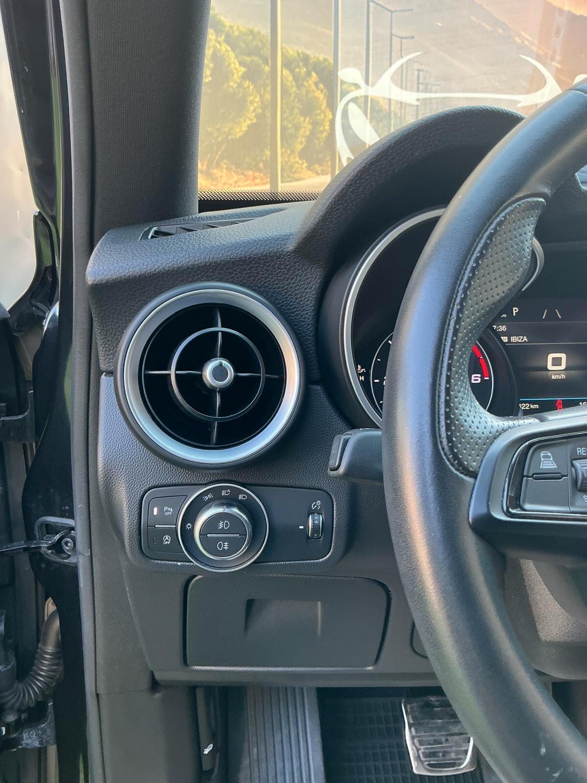 Alfa Romeo Stelvio 2.2 Turbodiesel 160 CV AT8 RWD Super Business