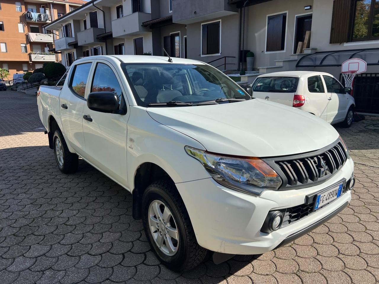 Mitsubishi L200 2.4 DI-D/154CV Double Cab Intense